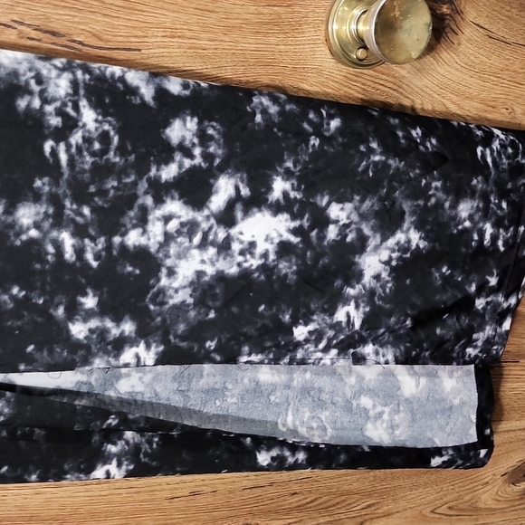 Long skirt! - Picture 2 of 3